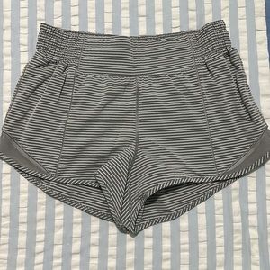 Lululemon Hotty Hot HR Short 2.5” Hype Stripe Raceday size 6